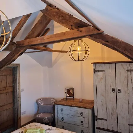 The Old Pottery 2 Person Dog Friendly Holiday home *